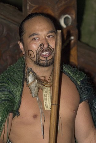 Diese Art der T towierung wird Moko genannt Maori mit Tattoos in Neuseeland