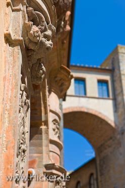 Wohntuerme Buonaguidi Buonparenti Bruecke Volterra Italien