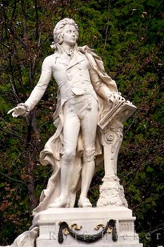 Mozart Denkmal Im Burggarten