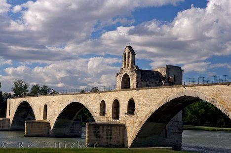 Rhone Bruecke Pont St Benezet Kapelle St Nicholas Avignon Frankreich