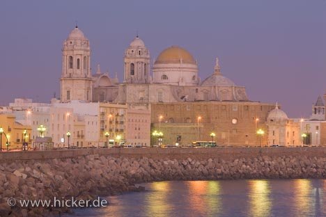 Catedral Nueva Kathedrale Santa Cruz Sobre El Mar In Cadiz Spanien