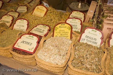 Kraeuter Markt Mercado Medieval Cordoba Spanien