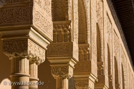Maurische Säulen Löwenhof Löwenpalast Alhambra Granada Spanien