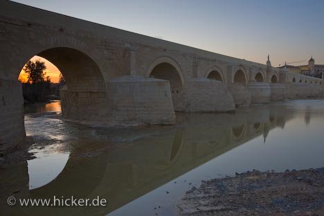 Puente Romano Roemische Bruecke Cordoba Spanien