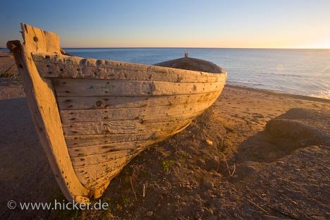 Sonnenuntergang Holzboot Strand San Miguel Almeria Andalusien