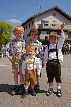 Bayerische Kinder Trachten