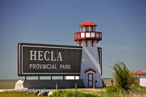 Willkommensschild Leuchtturm Hecla Provincial Park Hecla Island Kanada