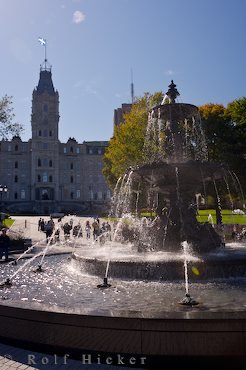 Springbrunnen Parlamentsgebaeude Quebec City Kanada